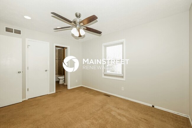 Building Photo - 3 Bedroom Pet-Friendly Home in Indianapolis, IN with Main Street Renewal