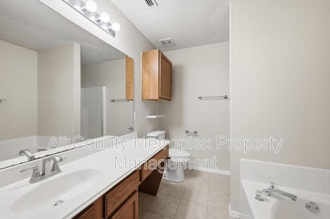 Building Photo - 2701 Cattleman Dr