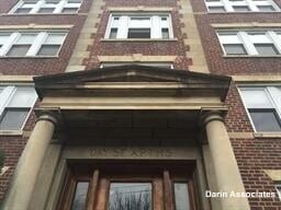 Building Photo - 38 Day St