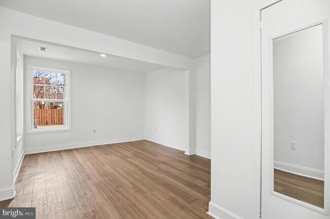 Building Photo - 312 E Gordon St