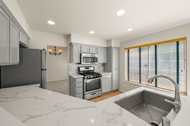 Building Photo - 3916 Promenade Way