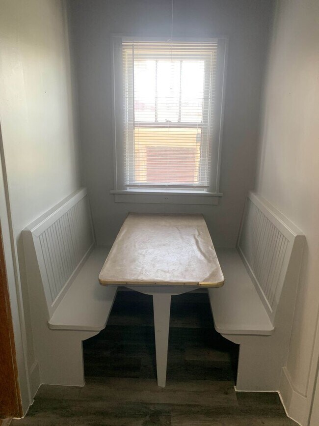 Building Photo - 3146 Mason St