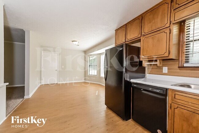 Building Photo - 185 Southmoor Cir