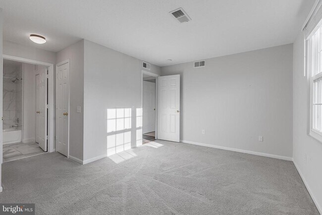 Building Photo - 110 Prosperity Ave SE