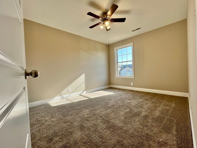 Building Photo - 276 Dugger Dr