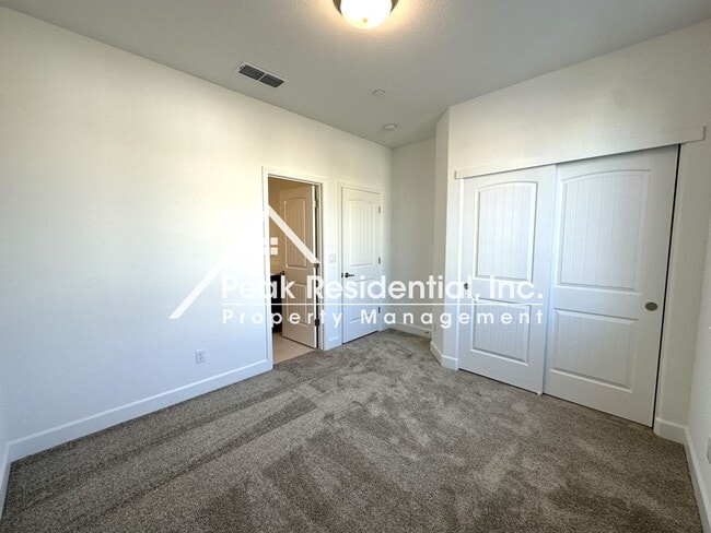 Building Photo - Brand New West Roseville 4bd/3.5ba with Se...
