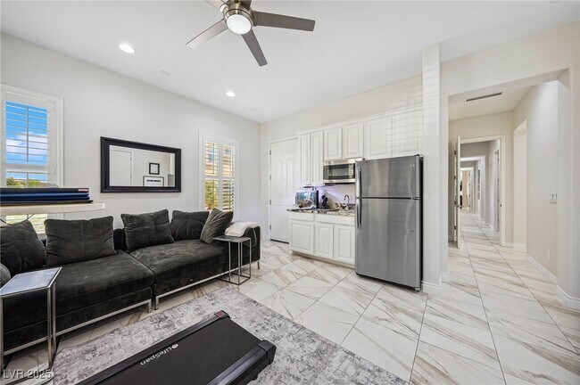 Building Photo - 47 Grand Masters Dr