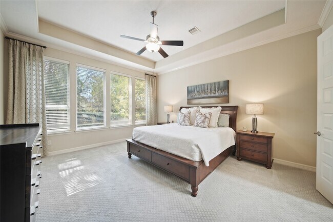 Building Photo - 9510 Spring Rose Dr