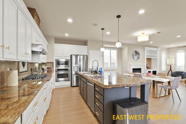 Building Photo - 27 Hathaway