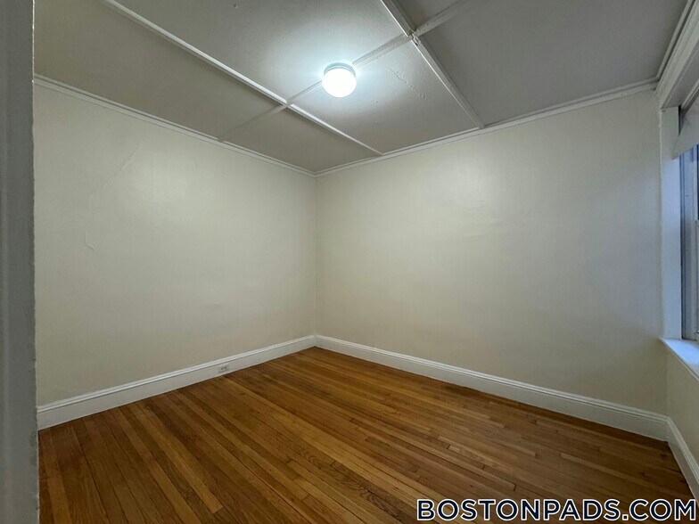 Building Photo - 1179 Boylston St