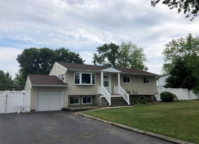 Building Photo - 40 Yale St