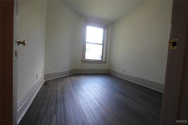 Building Photo - 3809 Shenandoah Ave