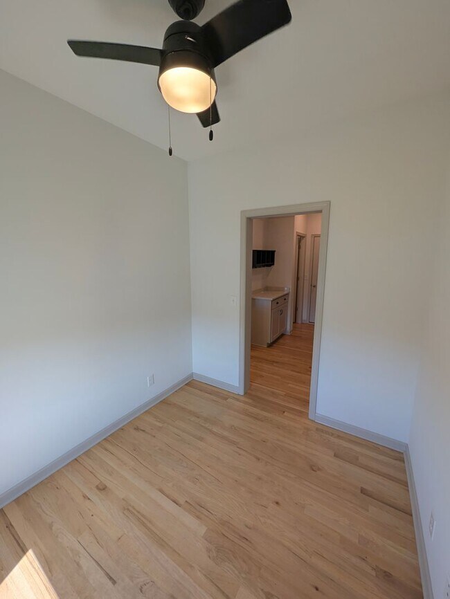 Building Photo - 5011 Clearwater Dr