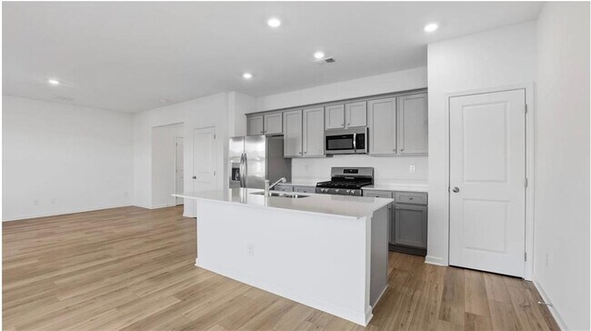 Building Photo - 129 Saddlebred Wy