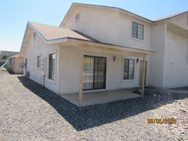 Building Photo - K-1095