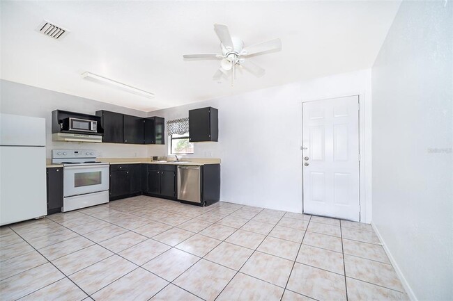Building Photo - 118 E Muriel St