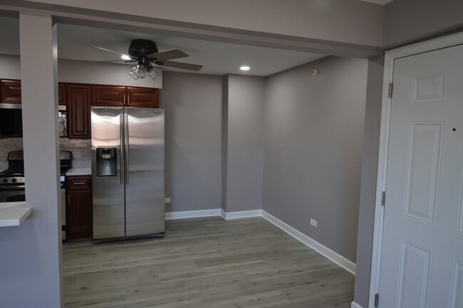 Building Photo - 7100 Laverne Ln