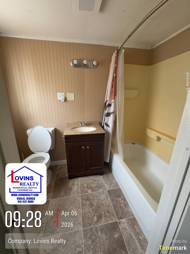 Building Photo - 745 Rock Springs Rd