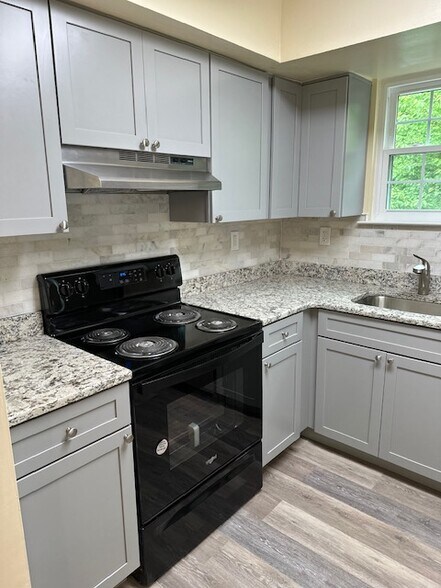 Building Photo - 3315 Johns Ct