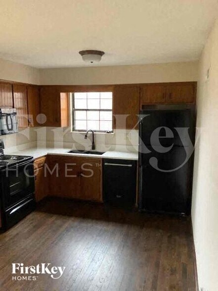 Building Photo - 1934 SW 5th St