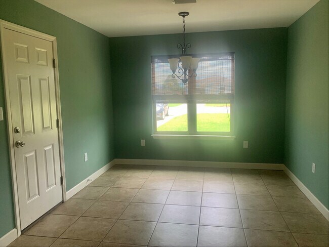 Building Photo - Marem Dr.