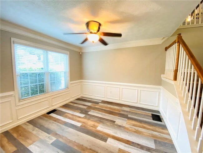 Building Photo - 4090 Riversong Dr NW