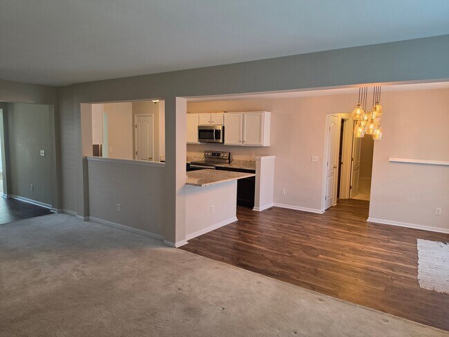 Building Photo - 9845 Burleigh Ln