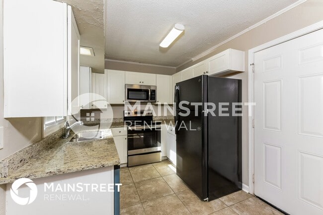 Building Photo - 4868 Zinzendorf Dr