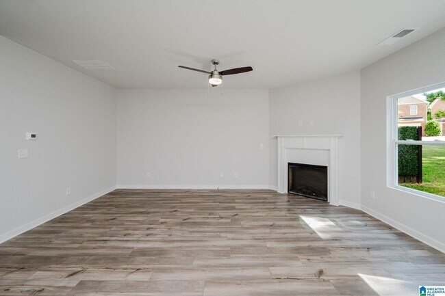 Building Photo - 501 Polo Way