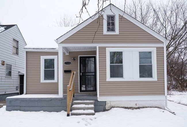 Building Photo - 17390 Heyden St