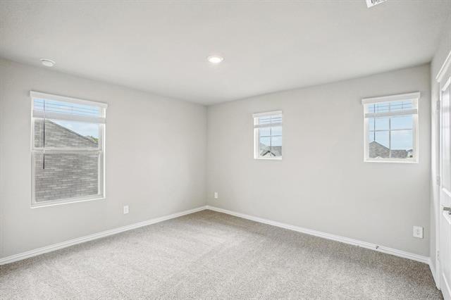 Building Photo - 4001 Medina Dr