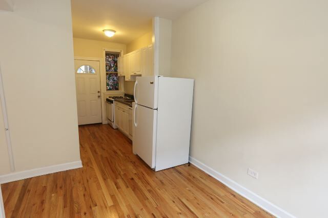 Building Photo - 714 W Barry Ave