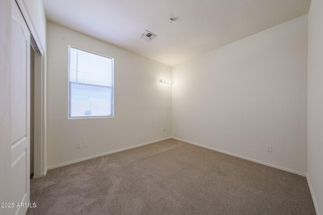 Building Photo - 16925 W Nottingham Way