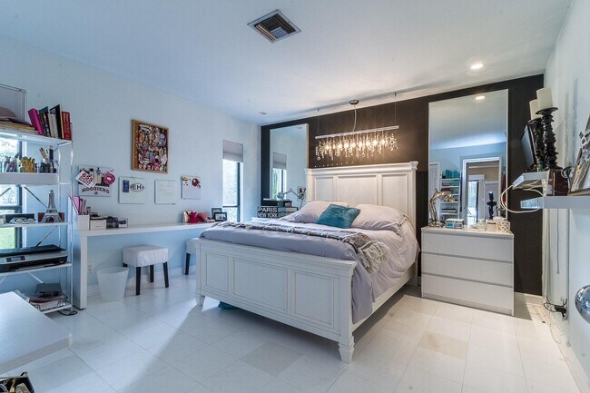 Building Photo - 2903 Banyan Blvd Cir NW