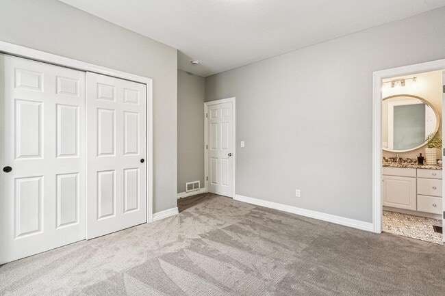 Building Photo - 20214 E Lake Cir