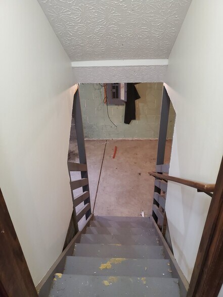 Building Photo - 1864 Pine Grove Pl