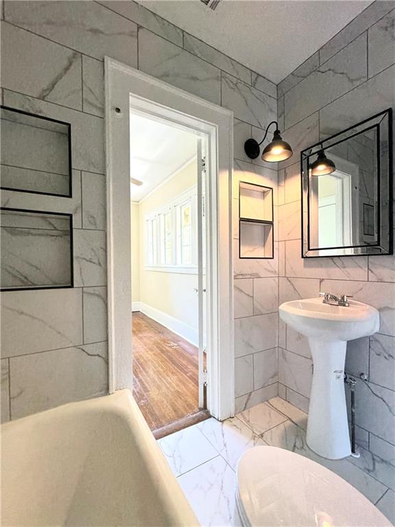 Building Photo - 46 Delmont Dr NE