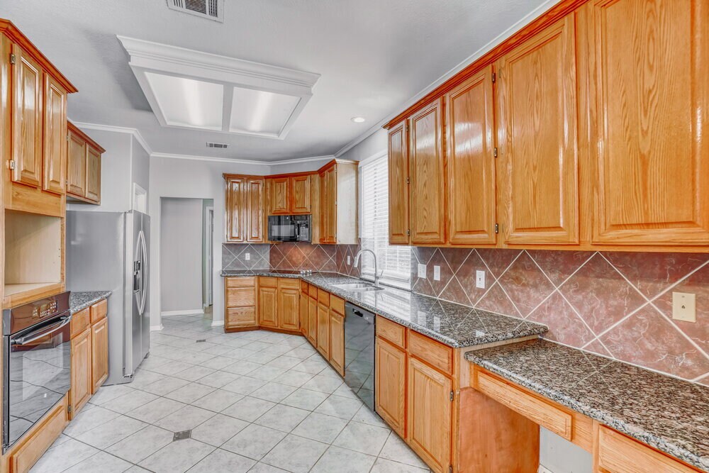 Building Photo - 3931 Echo Mountain Dr