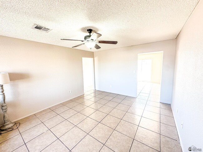 Building Photo - 3845 S Cactus Wren Way