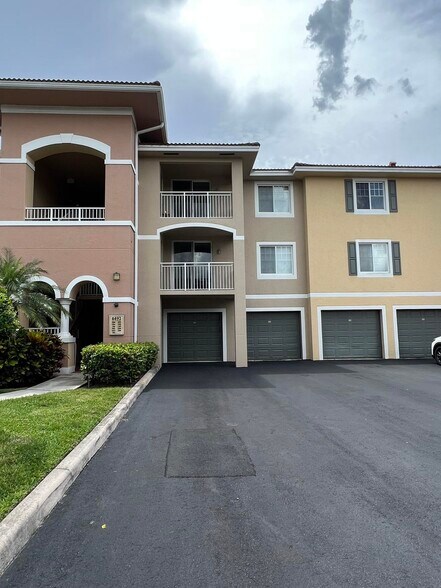 Primary Photo - 6521 Emerald Dunes Dr