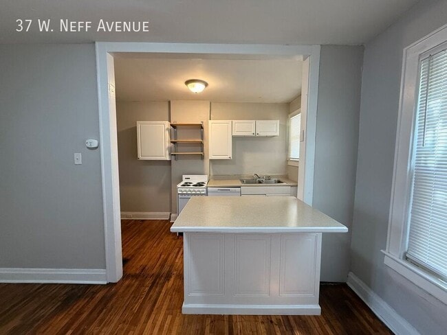 Building Photo - 37 W Neff Ave
