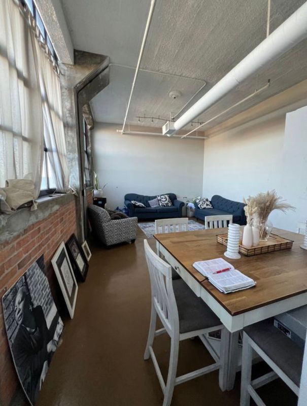 Building Photo - 6533 E Jefferson Ave