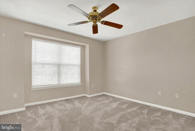 Building Photo - 6444 Terrace Ct