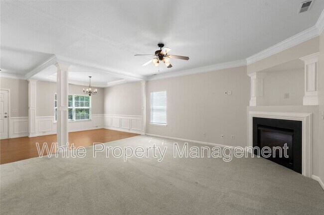 Building Photo - 12427 Oakton Hunt Dr