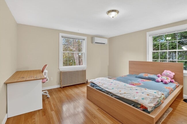 Building Photo - 13 Pleasant St