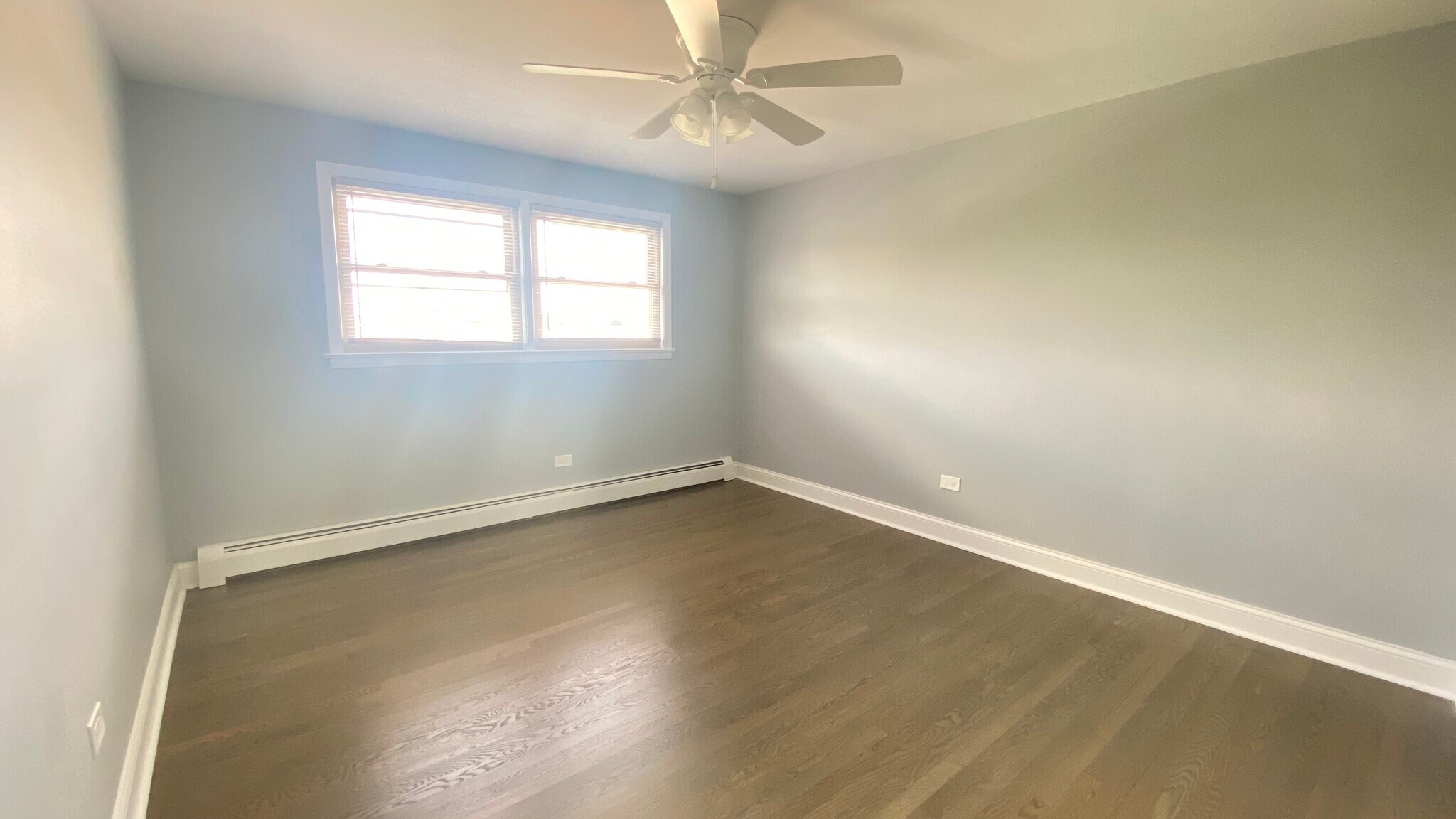 Building Photo - 2807 N McVicker Ave