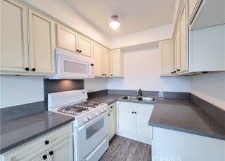 Building Photo - 5050 Linden Ave
