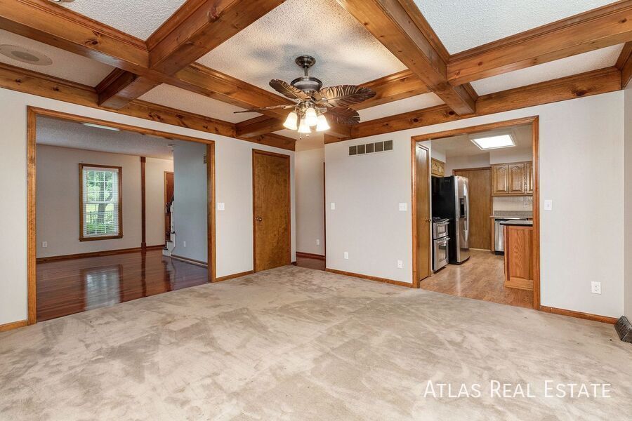 Building Photo - 7924 N Michigan Ave