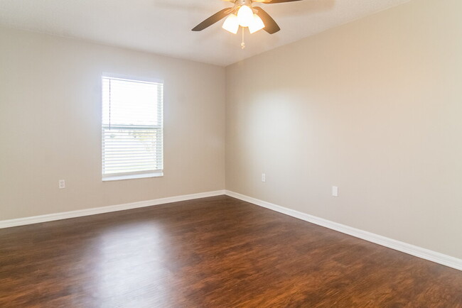 Building Photo - 4429 Stonemeadow Dr