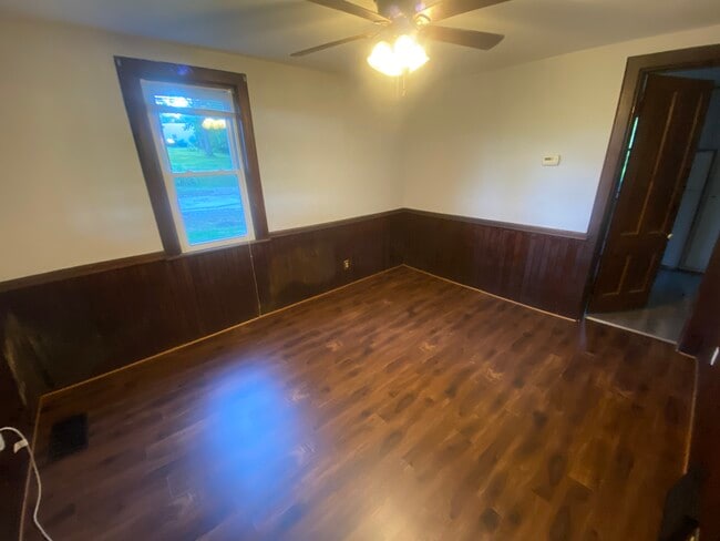 Building Photo - 6427 Chippewa Rd